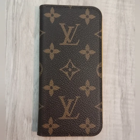 Louis Vuitton iphone case - Picture 2 of 6